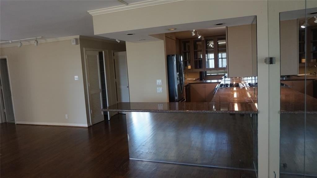 3883 Turtle Creek Blvd #1114 - Photo 5 of 28