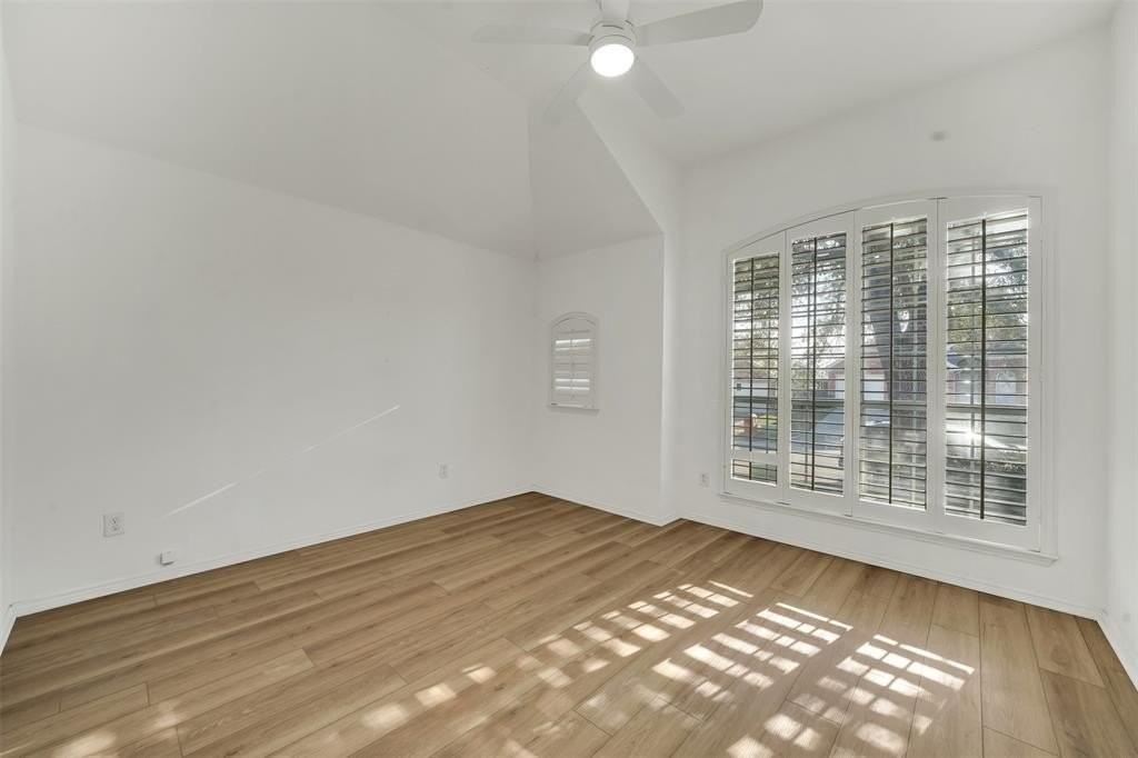 5919 Vista Glen Ln - Photo 5 of 34