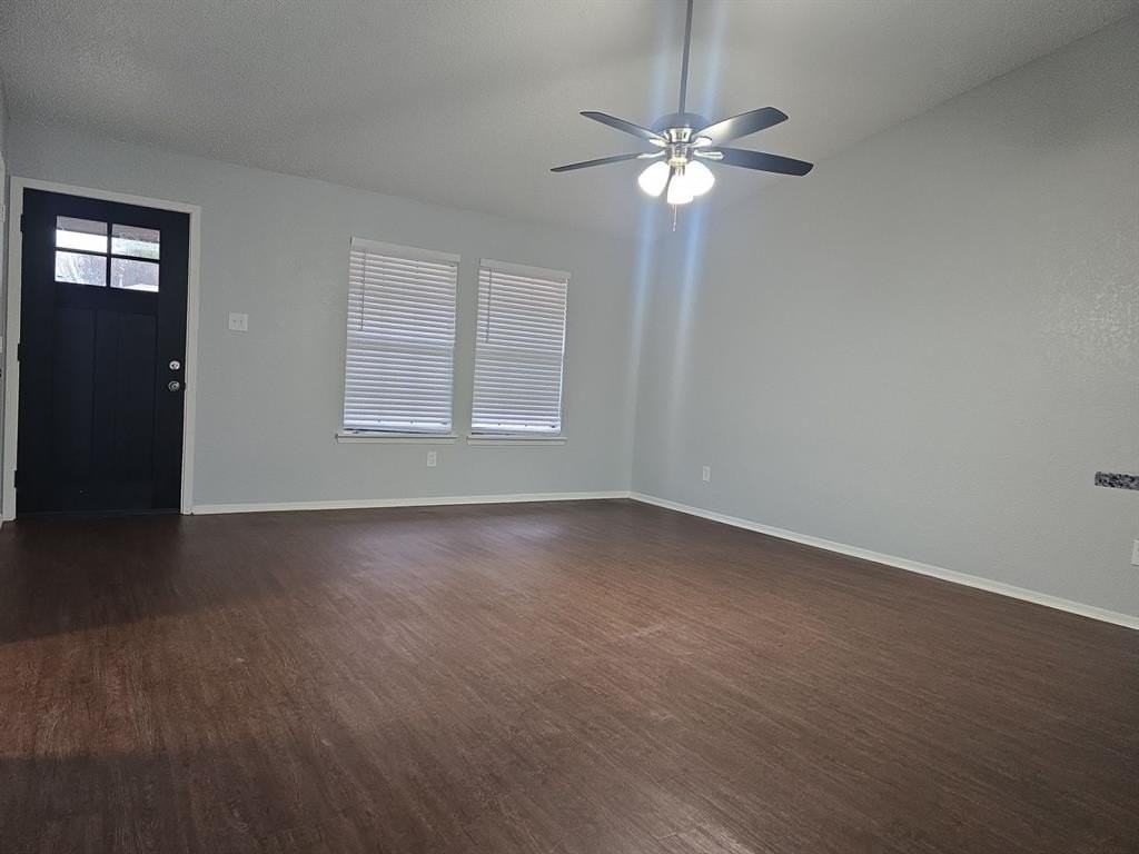 5821 Fair Wind St - Photo 4 of 21