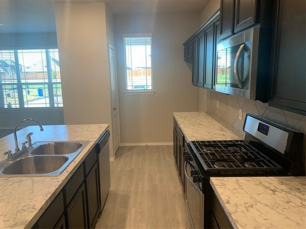 1874 Indigo Ln - Photo 7 of 20