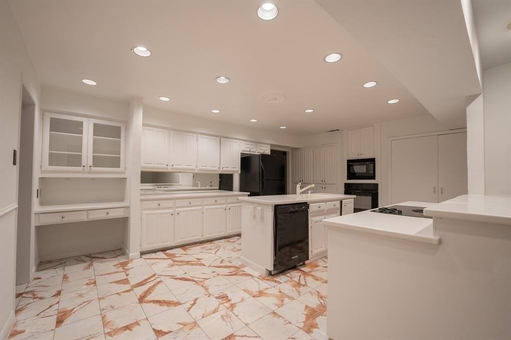 2004 Carmel Dr - Photo 5 of 25