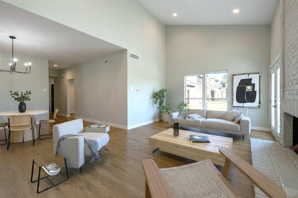 12327 Montego Plz - Photo 4 of 34