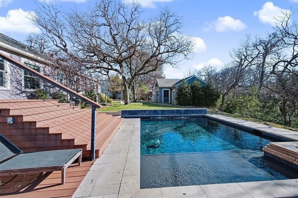 2100 Daisy Ln - Photo 2 of 40