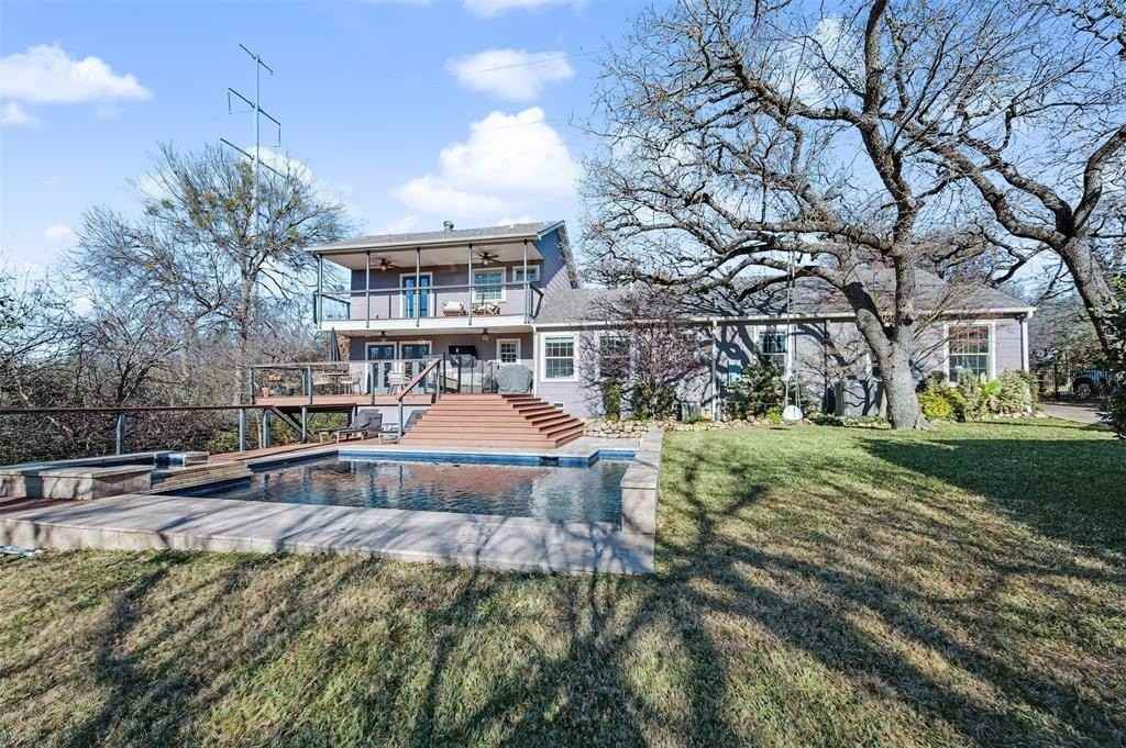 2100 Daisy Ln - Photo 3 of 40