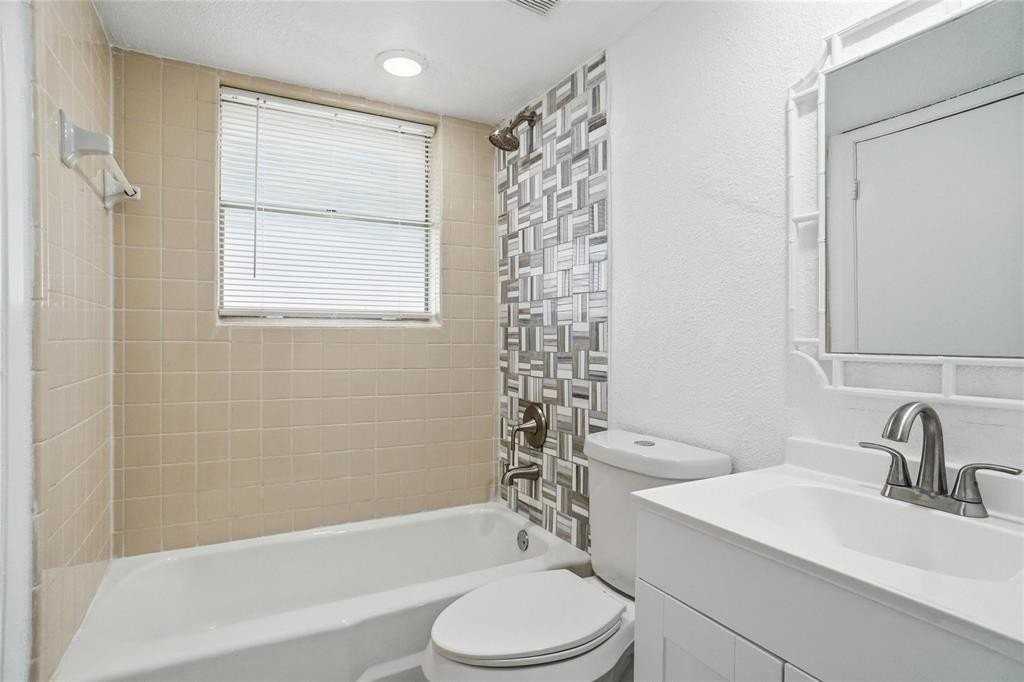 3822 Calgary Ct E - Photo 7 of 16