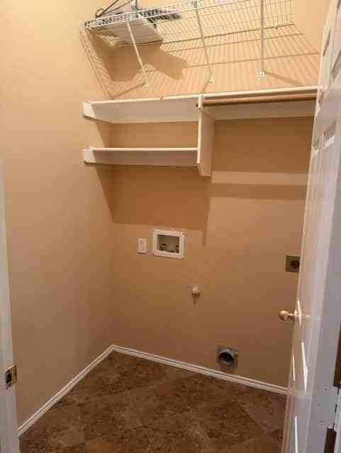 4206 Tanglewood Ln - Photo 3 of 21