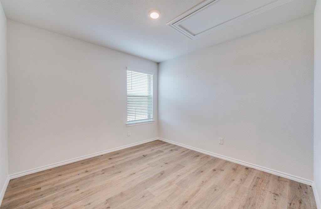 3916 Limestone Bluff Dr - Photo 4 of 11