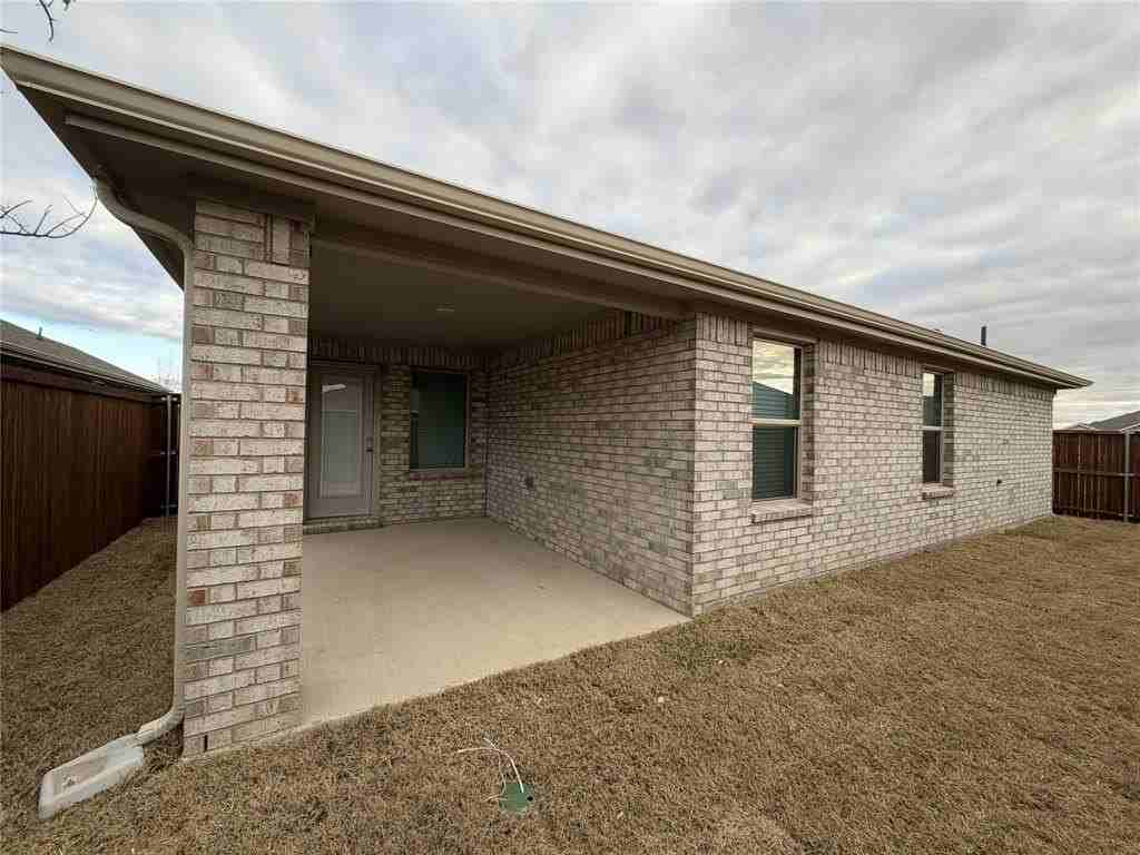 3916 Limestone Bluff Dr - Photo 7 of 11