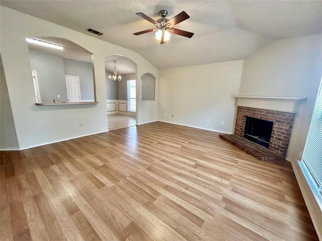 909 Meadowlark Dr - Photo 4 of 21