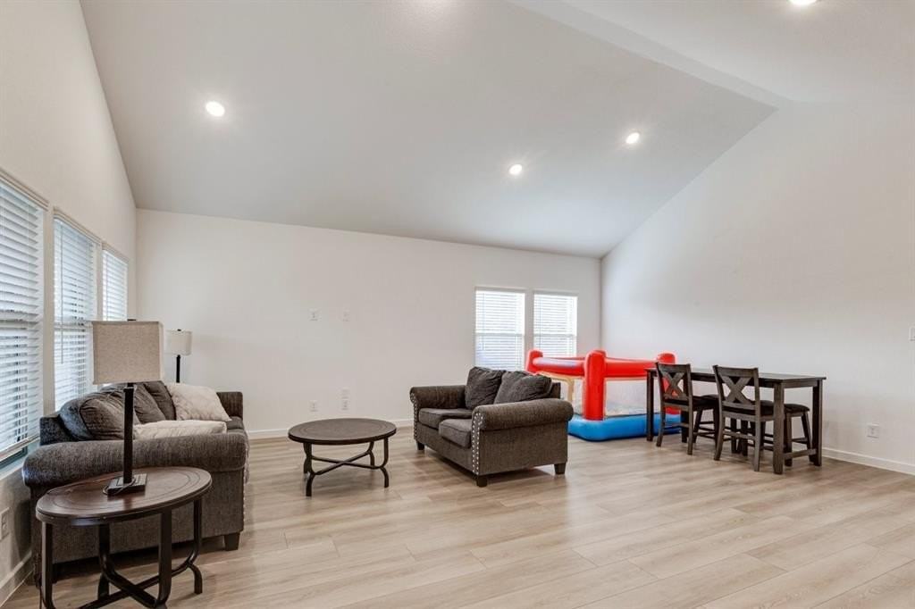 1233 Eagle Mountain Dr - Photo 7 of 27