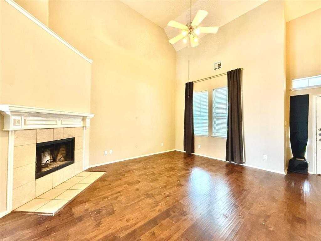 9922 Wethers Field Cir - Photo 4 of 40