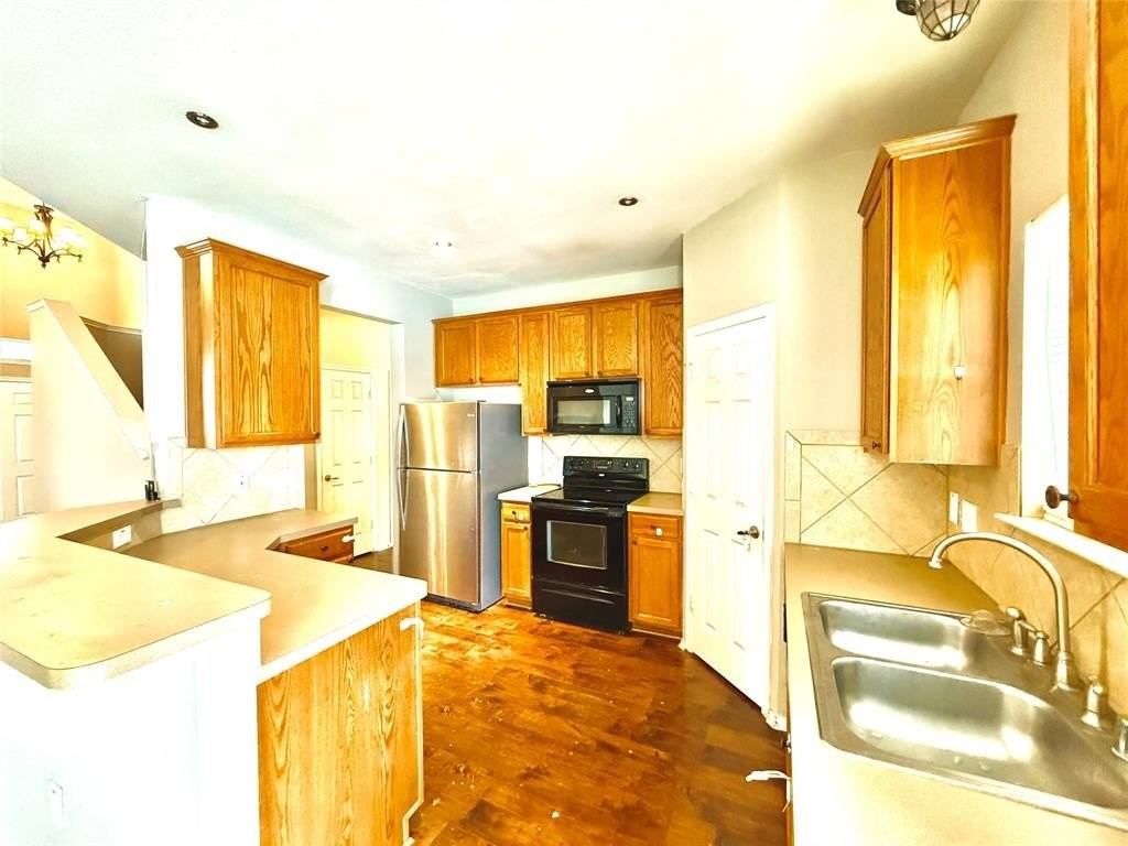 9922 Wethers Field Cir - Photo 7 of 40