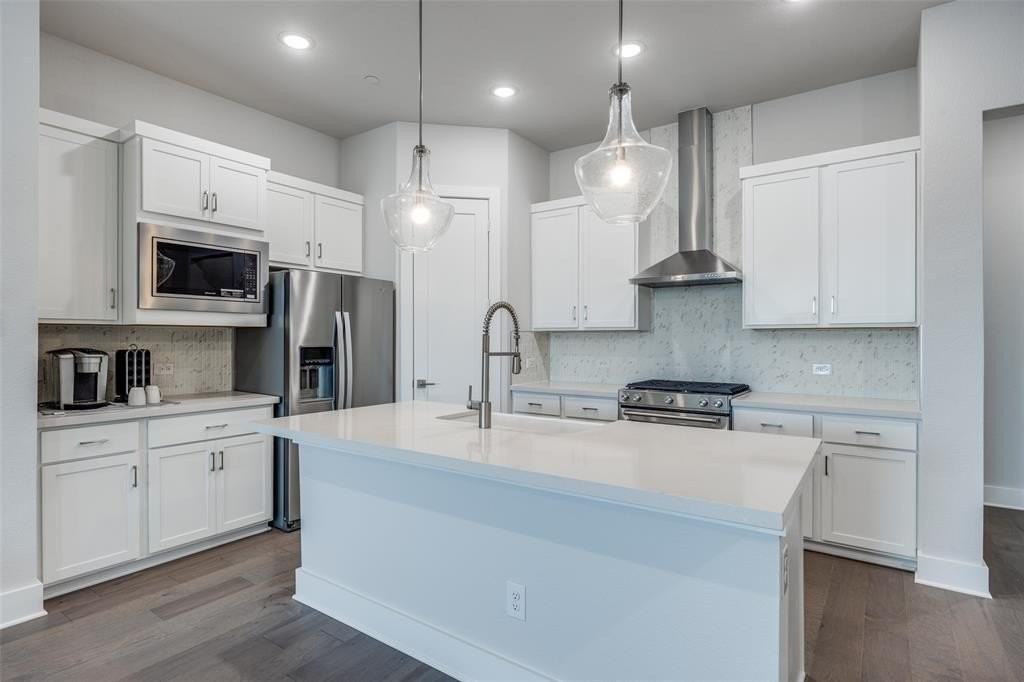 909 Heights Way - Photo 6 of 17