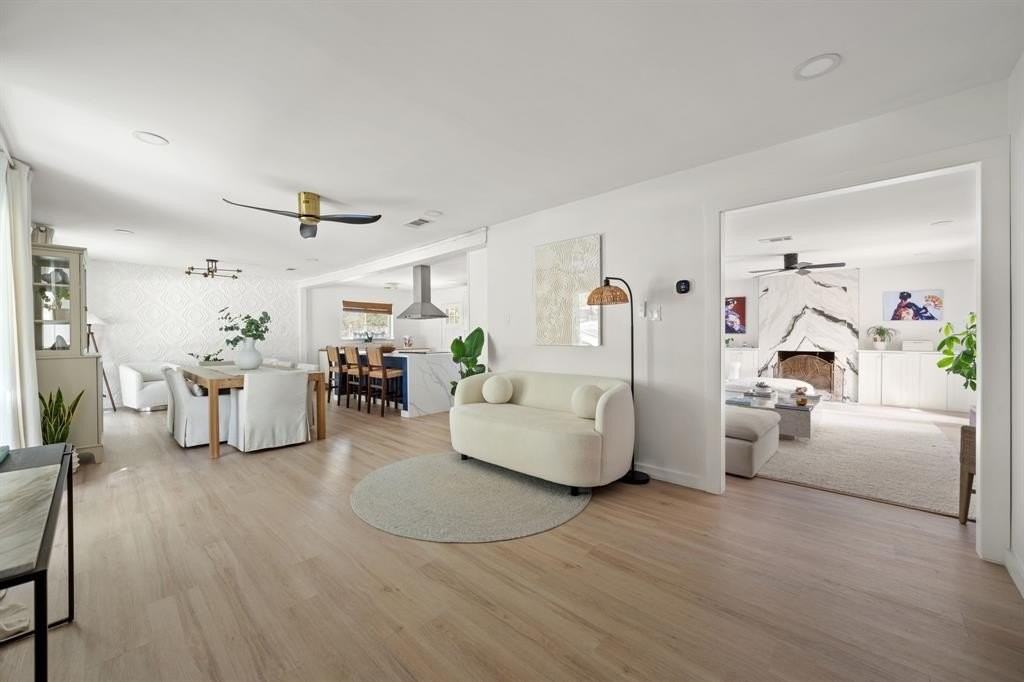 905 Tarryall Dr - Photo 2 of 31