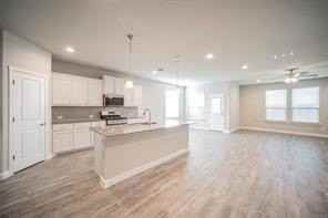 744 Shepperton Way - Photo 6 of 15