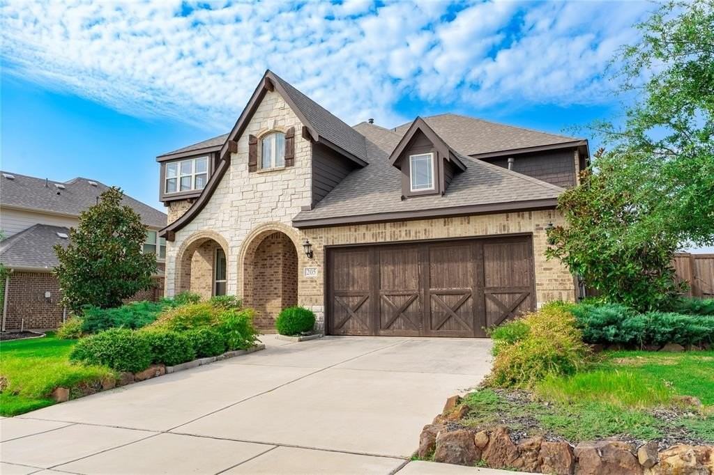 205 Oakcrest Dr - Photo 2 of 30