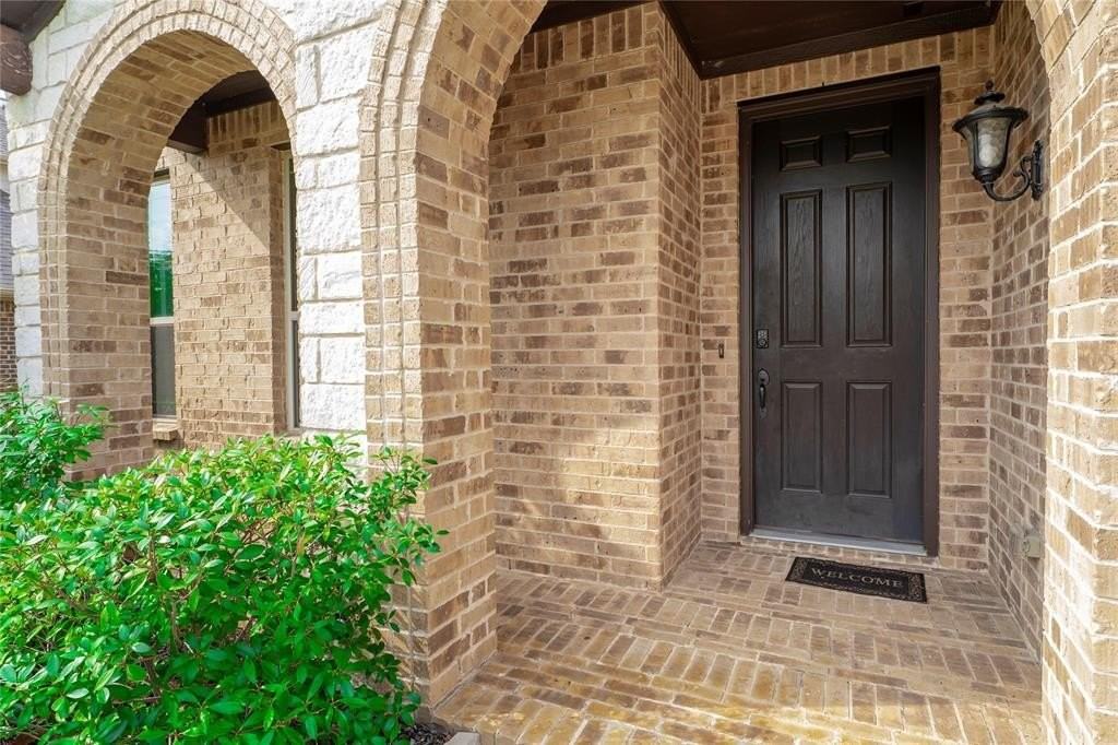 205 Oakcrest Dr - Photo 4 of 30