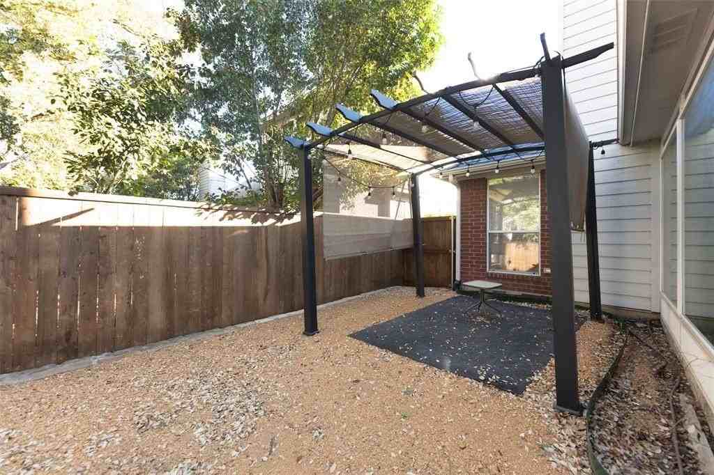 2405 Sunflower Ln - Photo 6 of 27