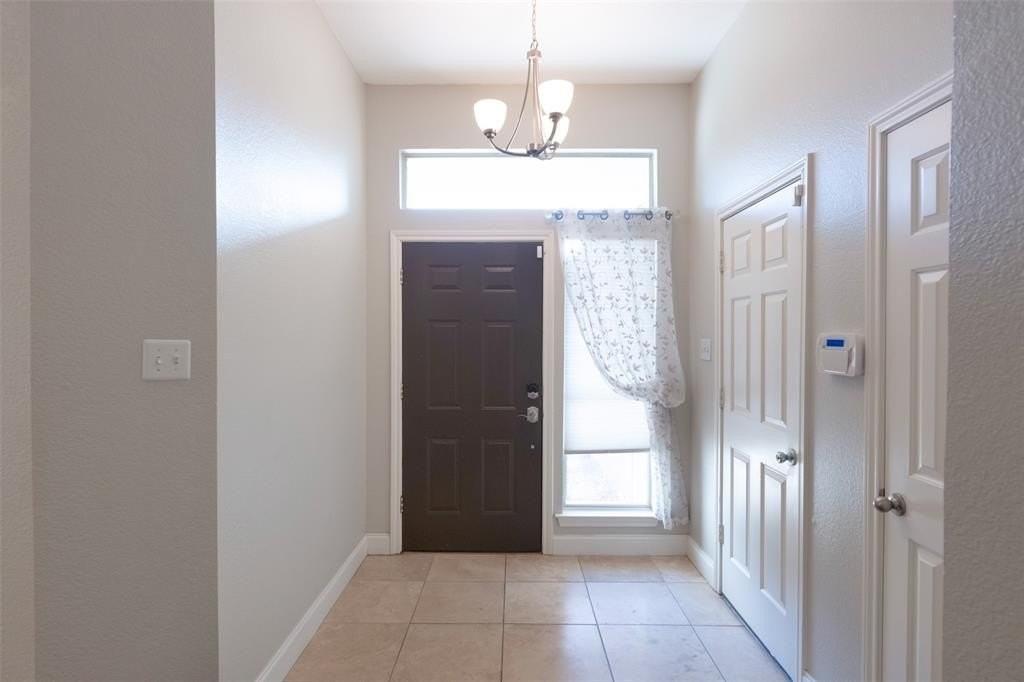 2405 Sunflower Ln - Photo 7 of 27