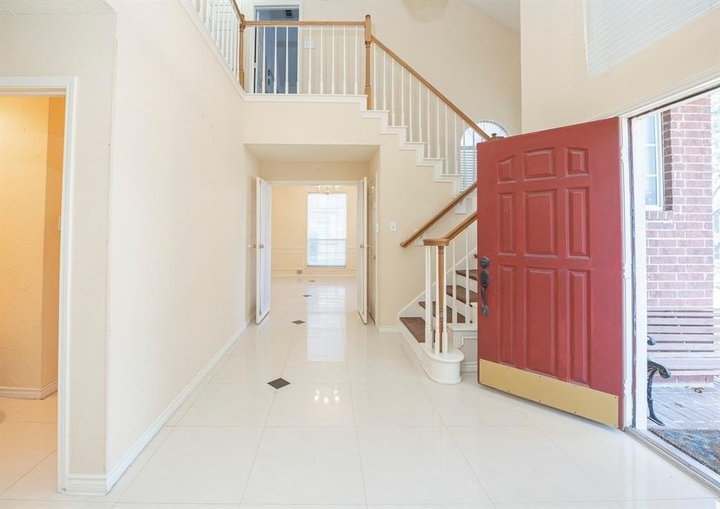 7405 Stoney Point Dr - Photo 4 of 38