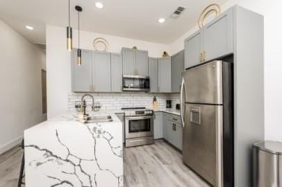 2216 Dyson St - Photo 4 of 13