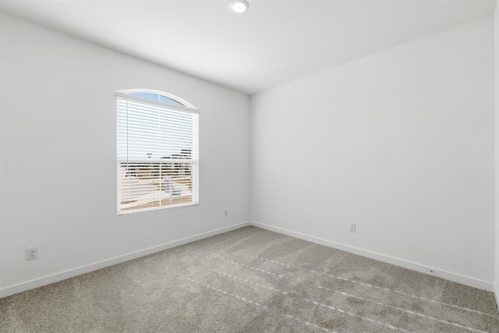 4912 Ascot Way - Photo 4 of 35