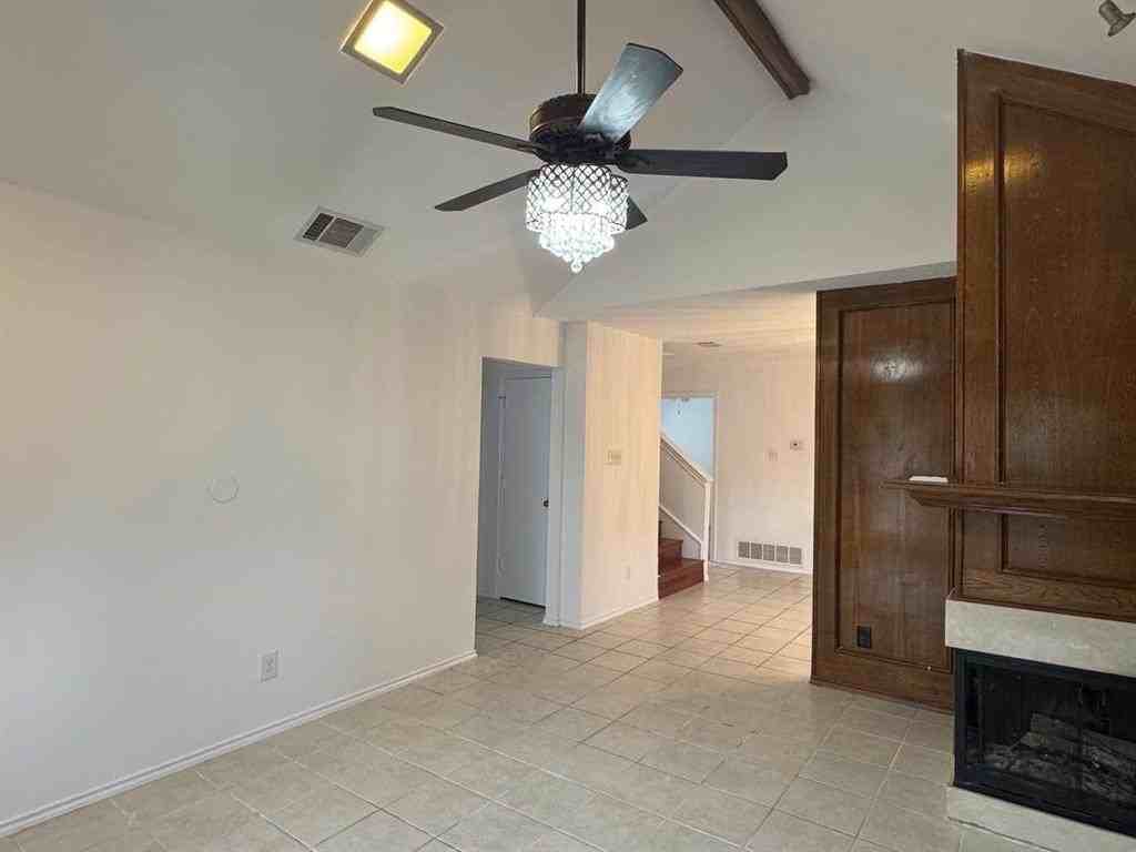 703 Red Oak Dr - Photo 3 of 20