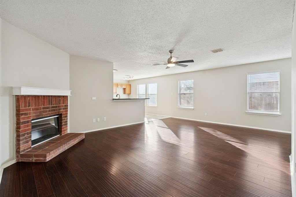 8201 Canoe Ridge Ln - Photo 7 of 24