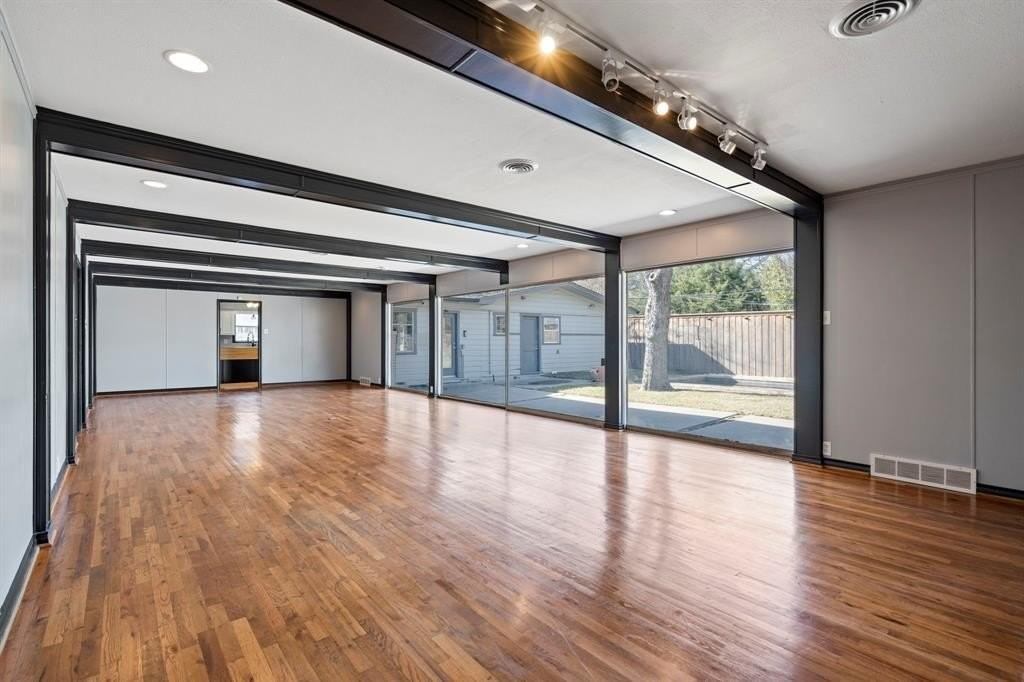 6527 Axton Cir - Photo 5 of 26