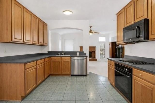 2720 Zoeller Dr - Photo 4 of 15