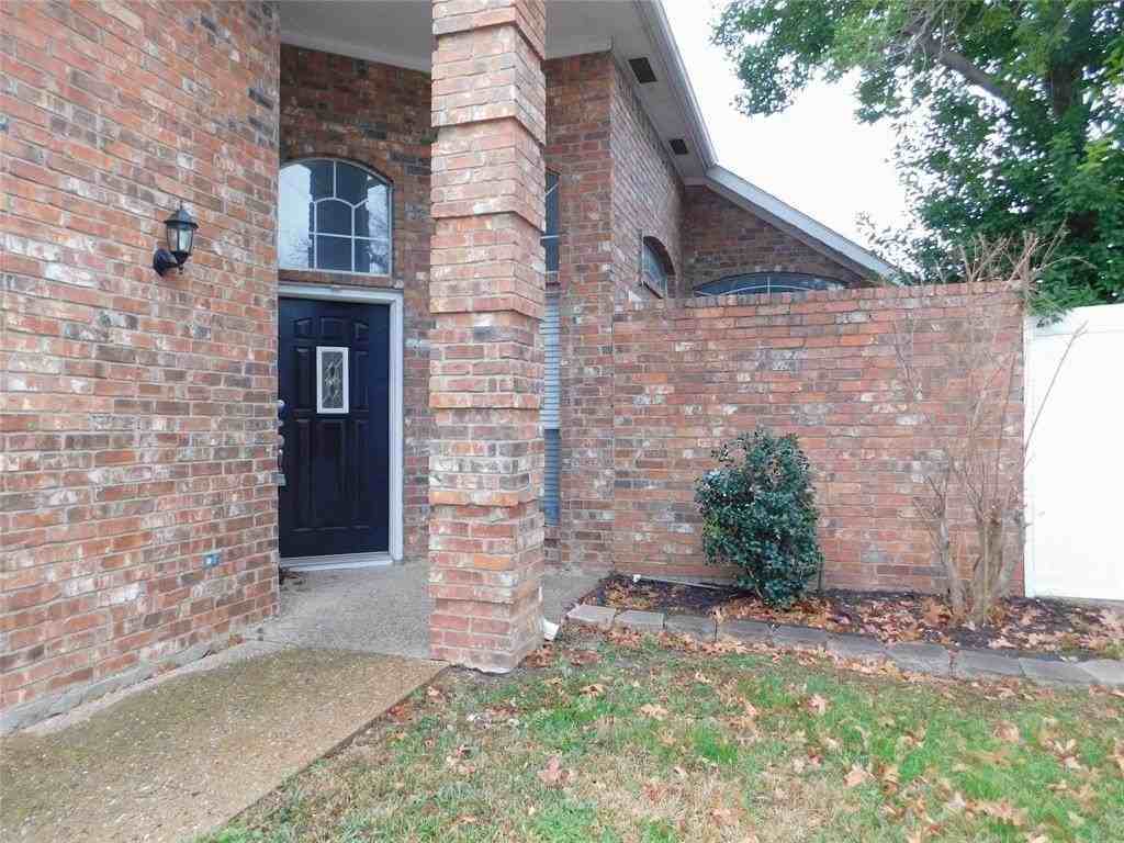 18939 Westwood Pl - Photo 4 of 32