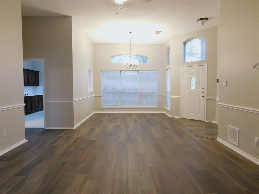 18939 Westwood Pl - Photo 6 of 32