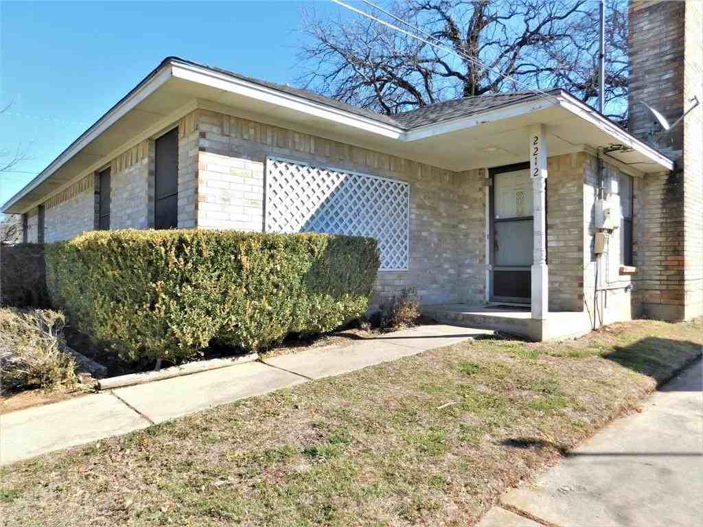 2212 Bolivar St - Photo 2 of 24