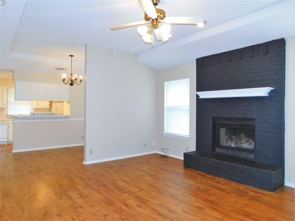 2212 Bolivar St - Photo 5 of 24