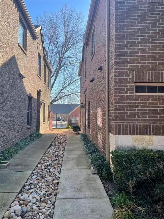 324 Tallgrass Ln - Photo 4 of 35