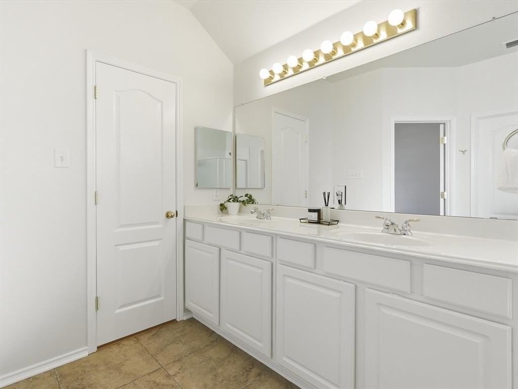 11217 Clover Knoll Dr - Photo 5 of 22