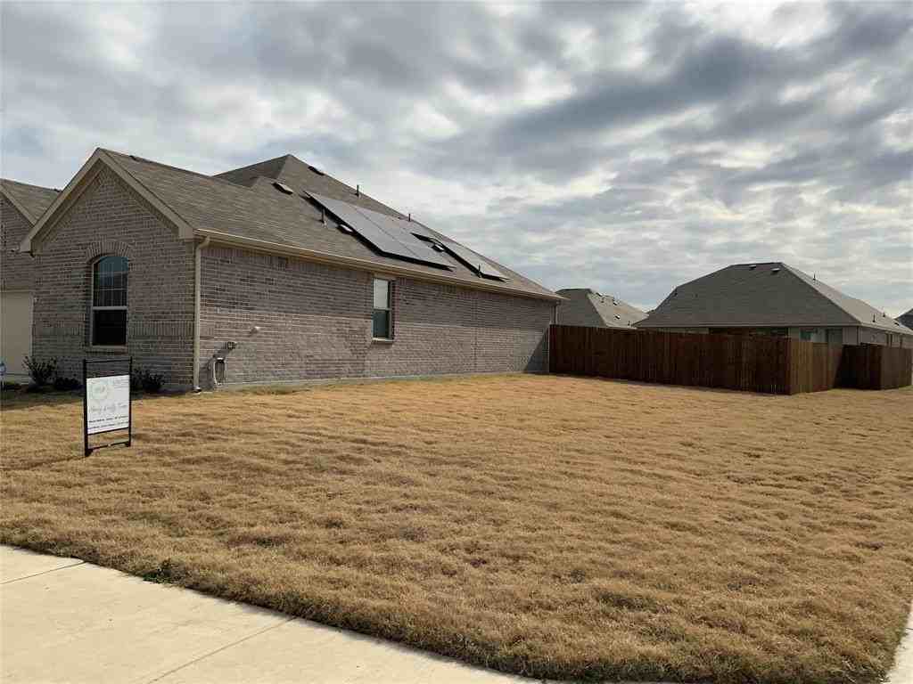 605 Merriam Dr - Photo 2 of 40