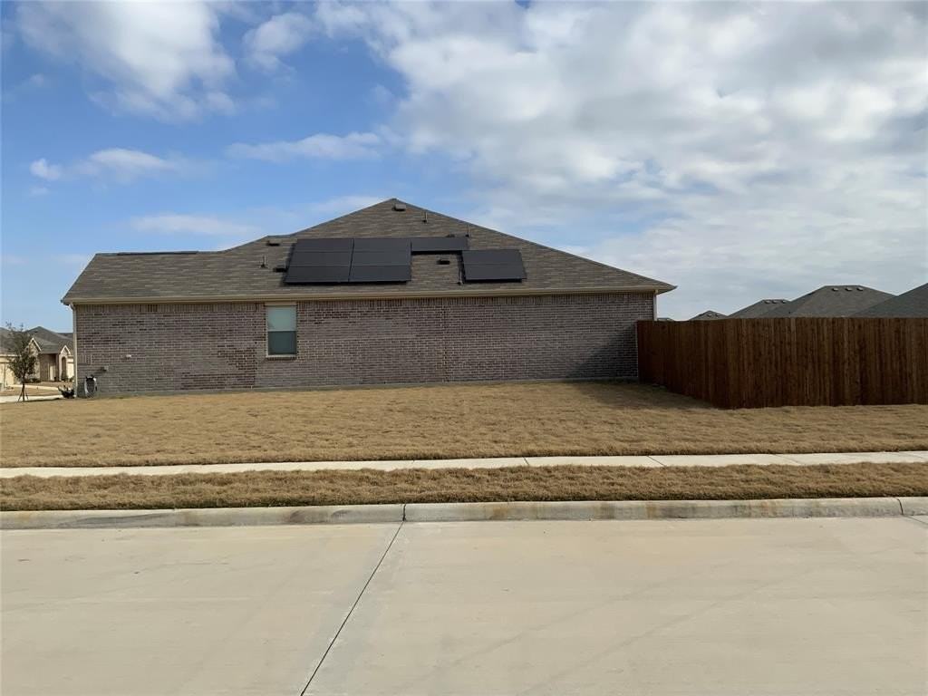 605 Merriam Dr - Photo 3 of 40