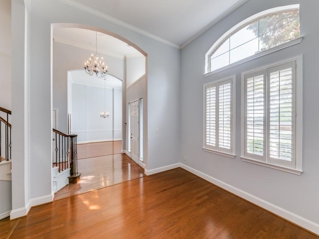 2721 Millwood Dr - Photo 3 of 14