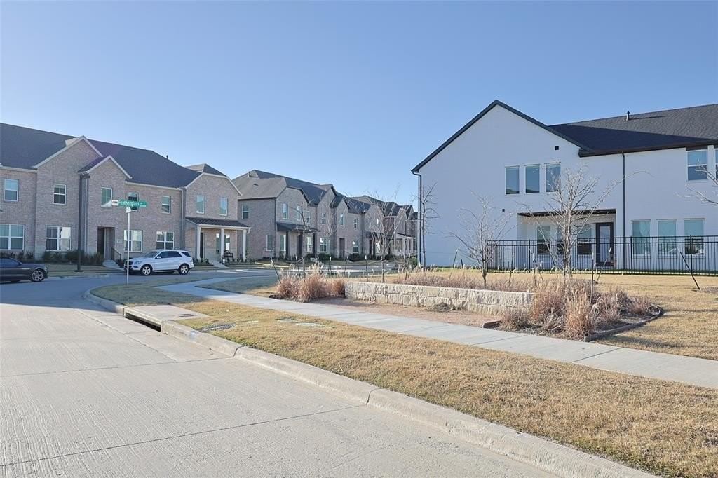 1009 Rockrose Dr - Photo 2 of 37