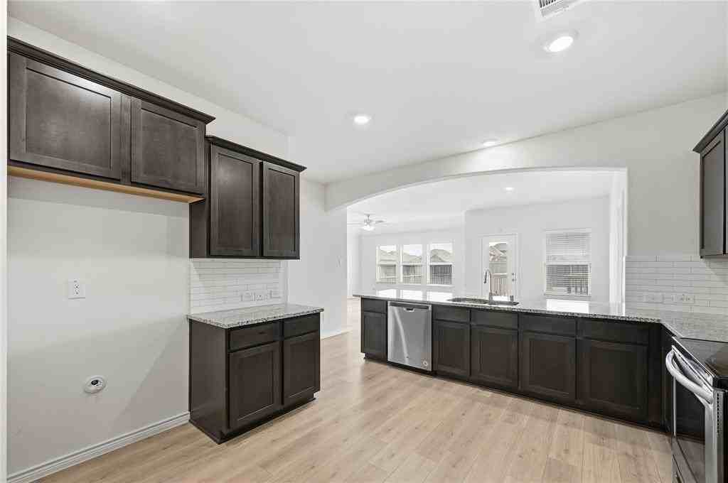 121 Newsom Dr - Photo 7 of 21