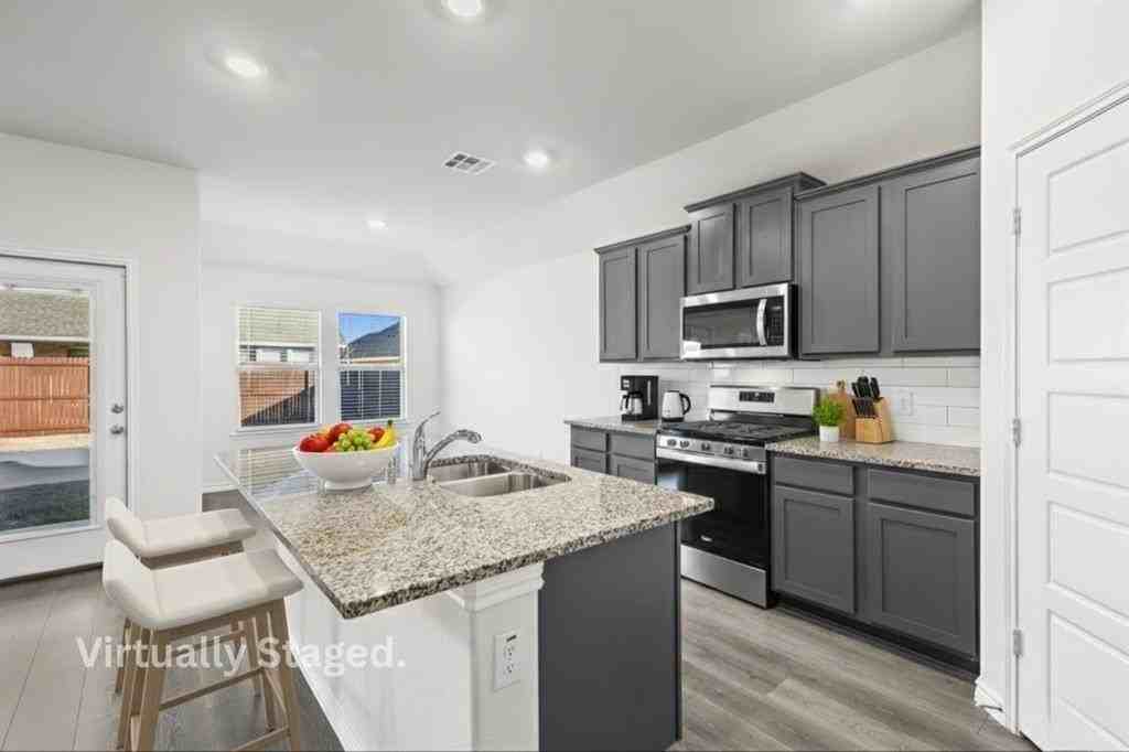 812 Indigo Rd - Photo 2 of 30