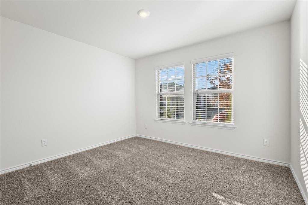 812 Indigo Rd - Photo 6 of 30