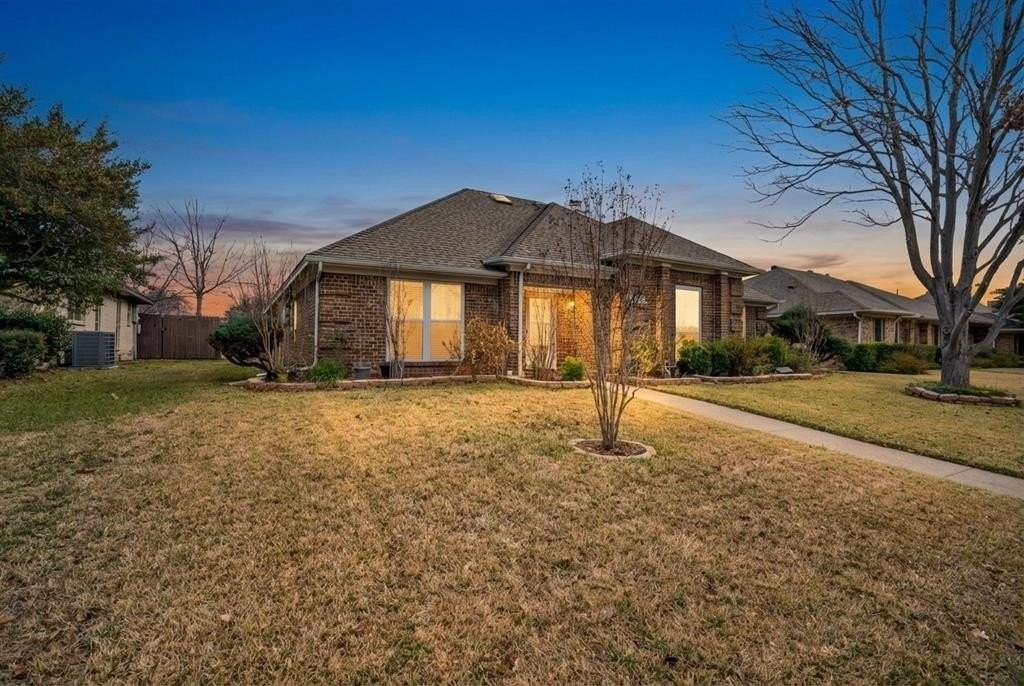 2522 Crestedge Dr - Photo 2 of 22