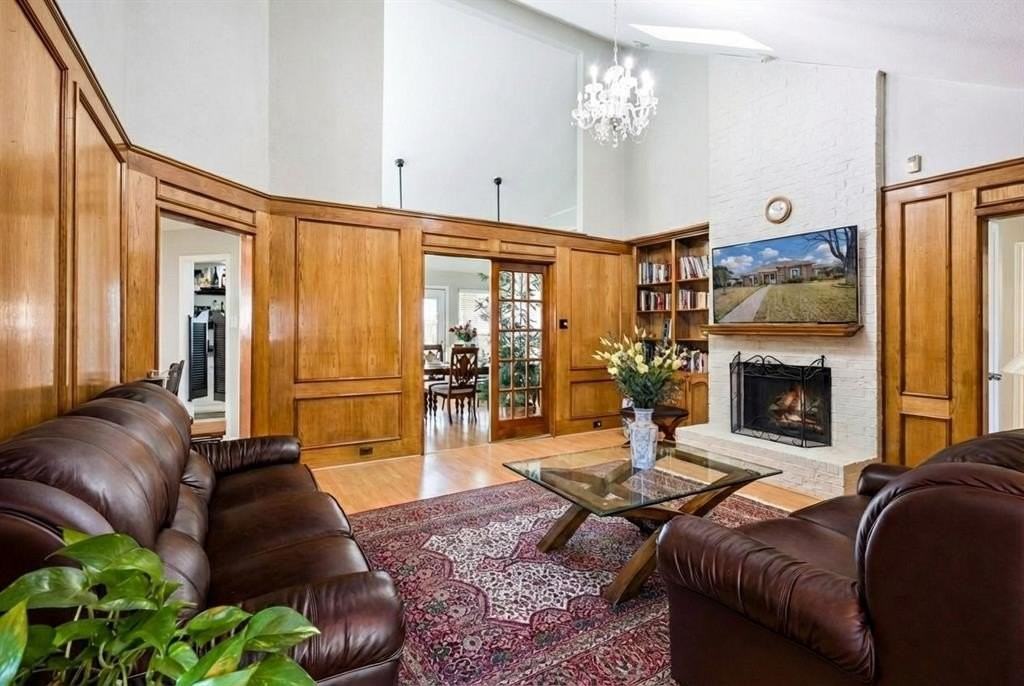 2522 Crestedge Dr - Photo 4 of 22