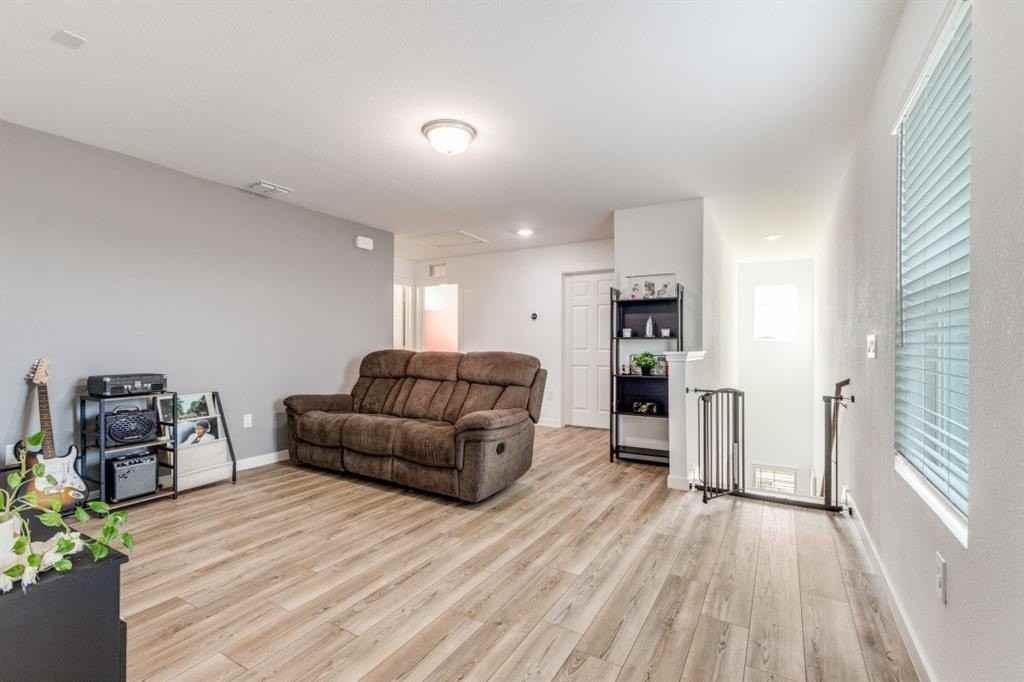 14033 Gaskin St - Photo 6 of 12