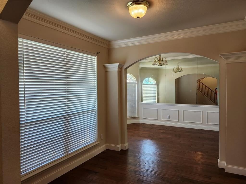 1329 Kingsley Ct - Photo 2 of 13