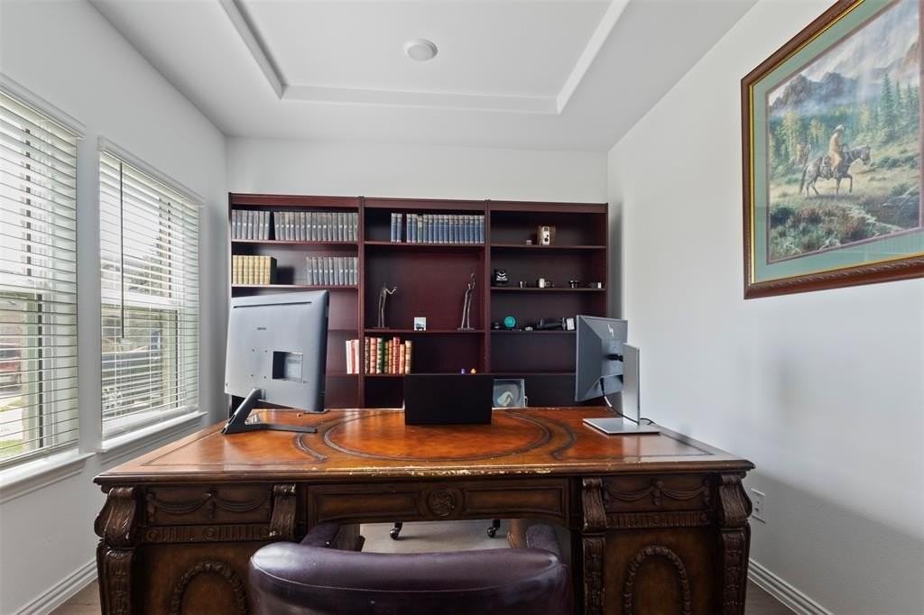 1209 Seurat Ct - Photo 7 of 33