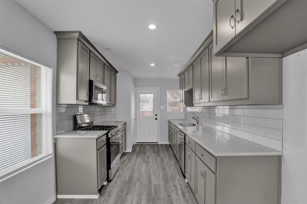 219 Loma Dr - Photo 7 of 24