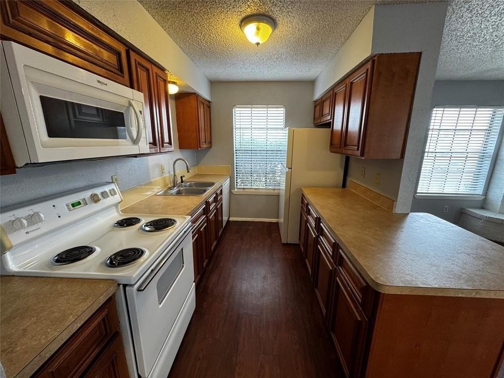 2414 W Northgate Dr - Photo 4 of 19